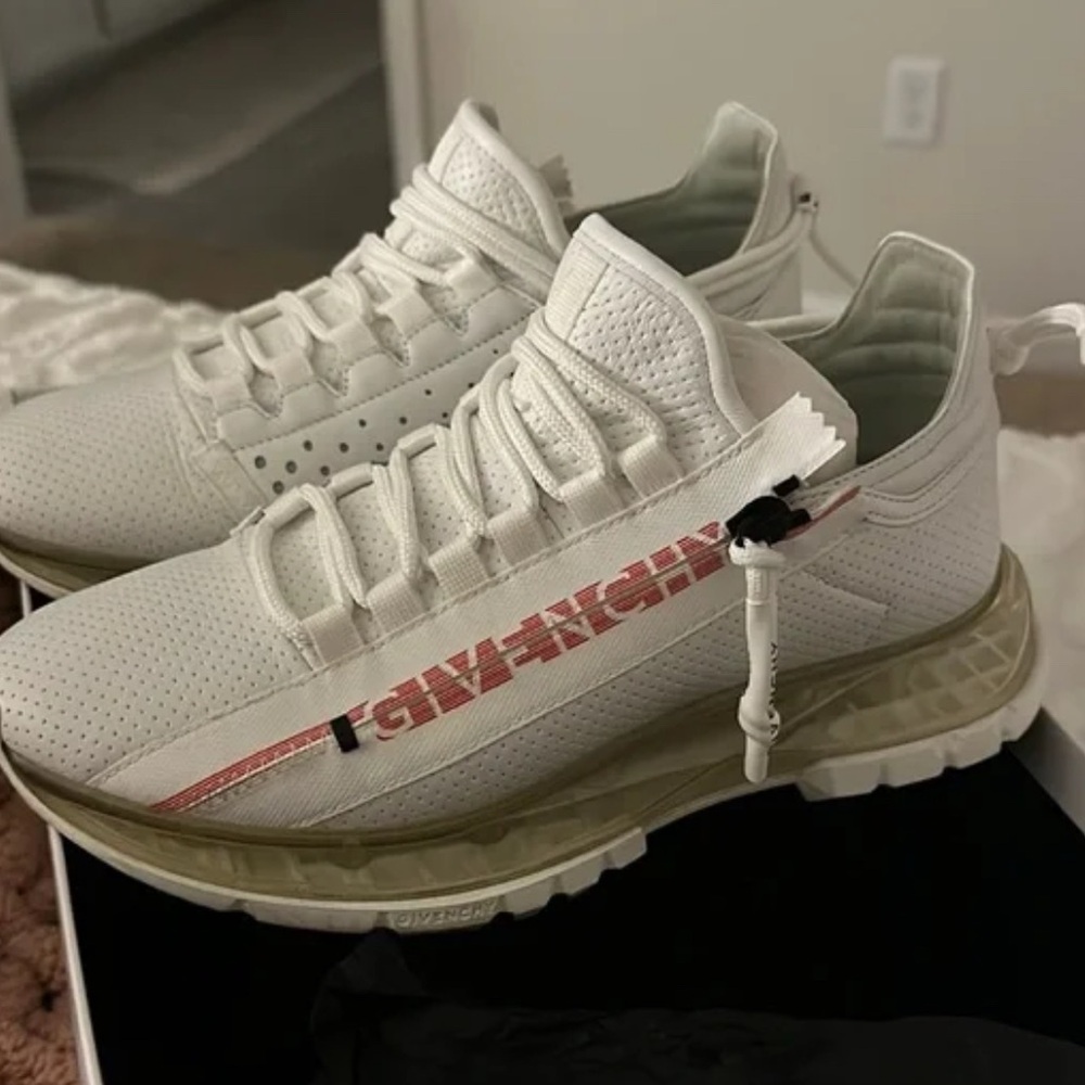 COPY - Givenchy White Sneakers with pink Accents